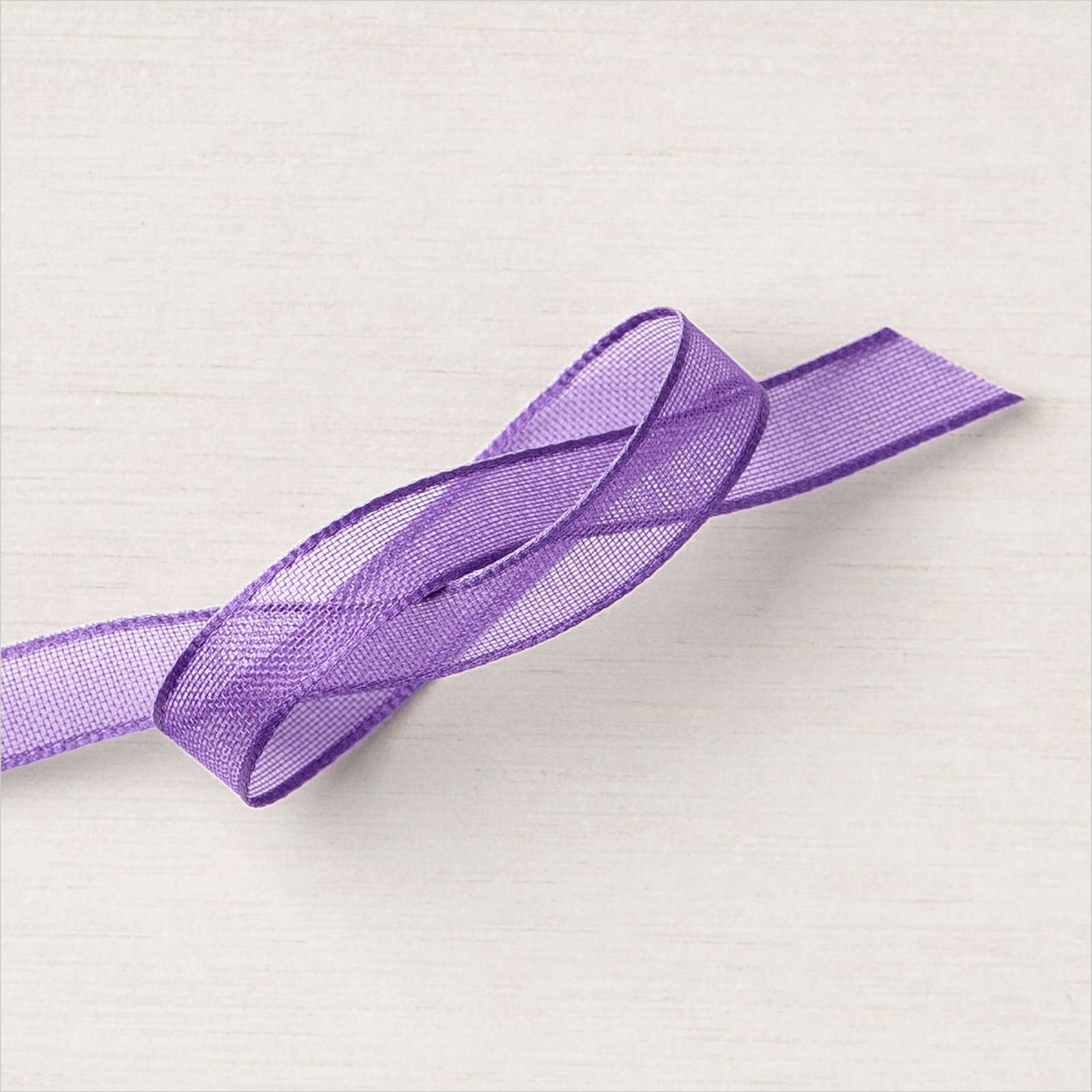 3/8" (1 CM) FEINES GESCHENKBAND IN AMETHYST